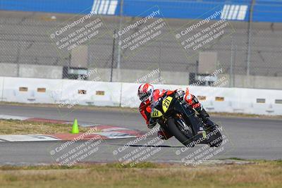 media/Nov-26-2022-Fastrack Riders (Sat) [[b001e85eef]]/Level 3/Session 3 Outside Turn 9/